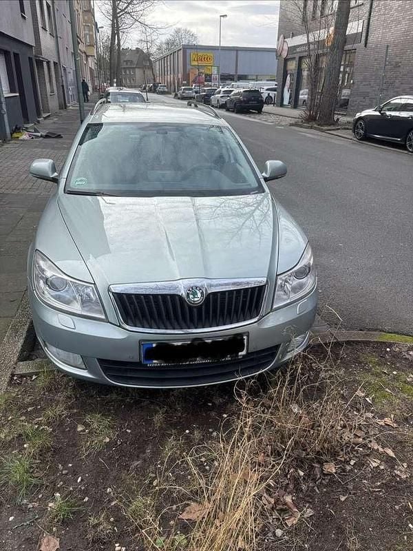 Gebraucht Skoda Octavia Ambiente 140 PS (102 kW) 2011 Kombi