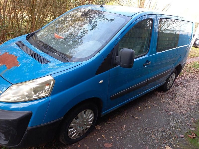 Second-hand Citroën Jumpy 120 CP (88 kW) 2011 Albastru Monovolum