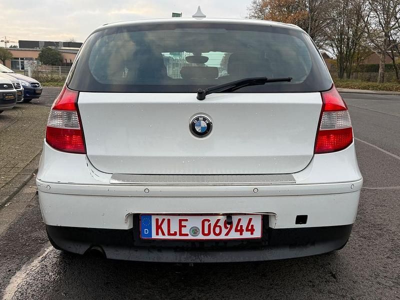 Gebraucht BMW 118 Advantage 129 PS (94 kW) 2006 Weiß Kleinwagen