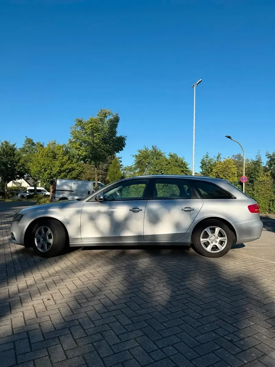 Gebraucht Audi A4 120 PS (88 kW) 2011 Grau Kombi
