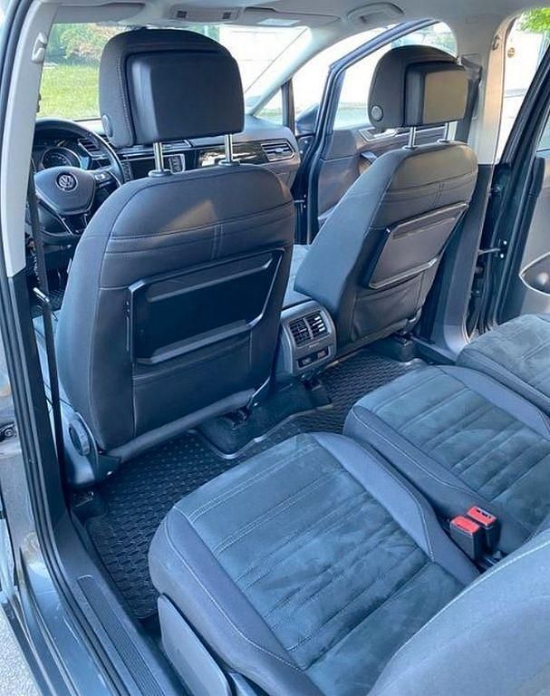 Gebraucht VW Touran Highline 179 PS (131 kW) 2016 Grau Van / Kleinbus