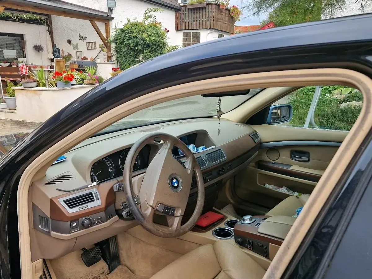 Gebraucht BMW 735 270 PS (198 kW) 2002 Schwarz Limousine