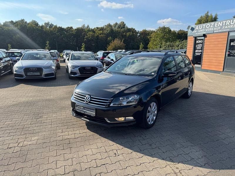 Schwarz Gebraucht 2013 VW Passat Trendline Kombi | 4.990 € (Guter Preis) - Bild 1/4