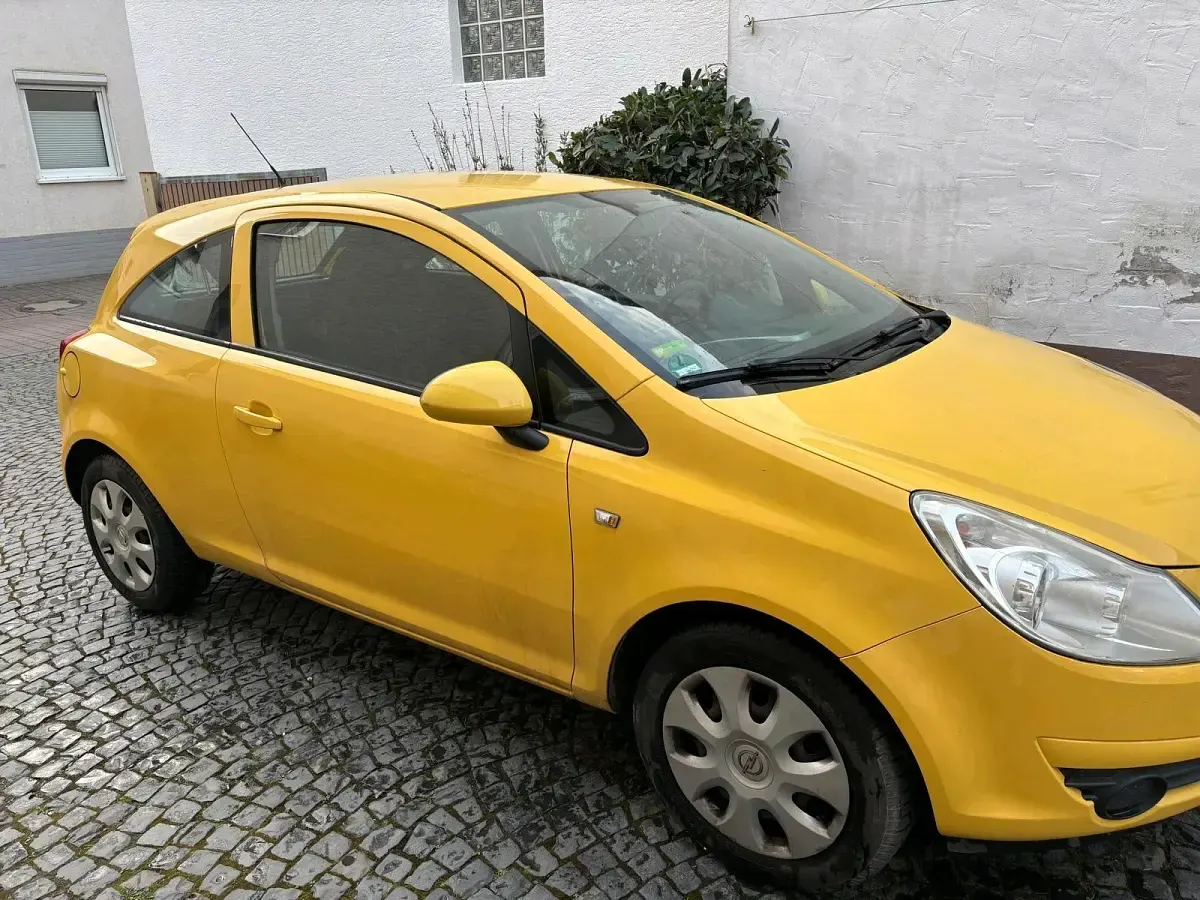 Gebraucht Opel Corsa 80 PS (58 kW) 2009 Gelb Kleinwagen