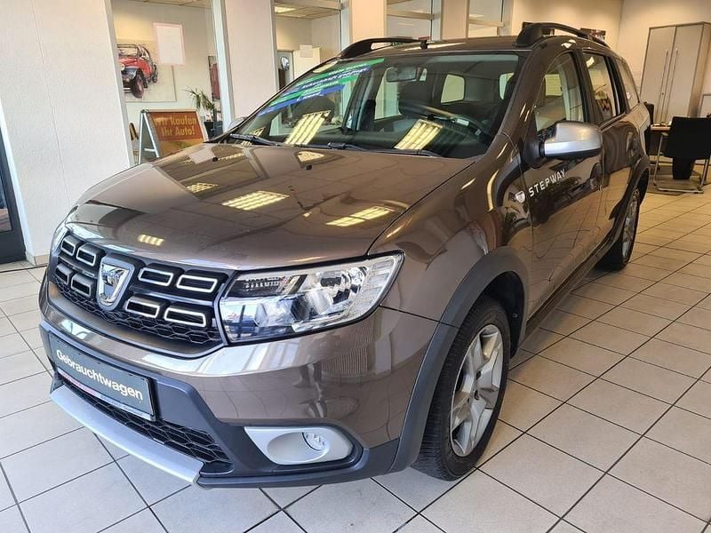 Braun Gebraucht 2018 Dacia Logan MCV Stepway Kombi | 12.450 € (Fairer Preis) - Bild 1/4