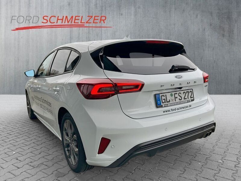 Gebraucht Ford Focus ST-Line 125 PS (91 kW) 2023 Weiß Limousine
