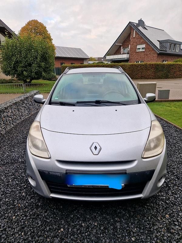 Silber Gebraucht 2012 Renault Clio GrandTour Kombi | 2.500 € (Superpreis) - Bild 1/4