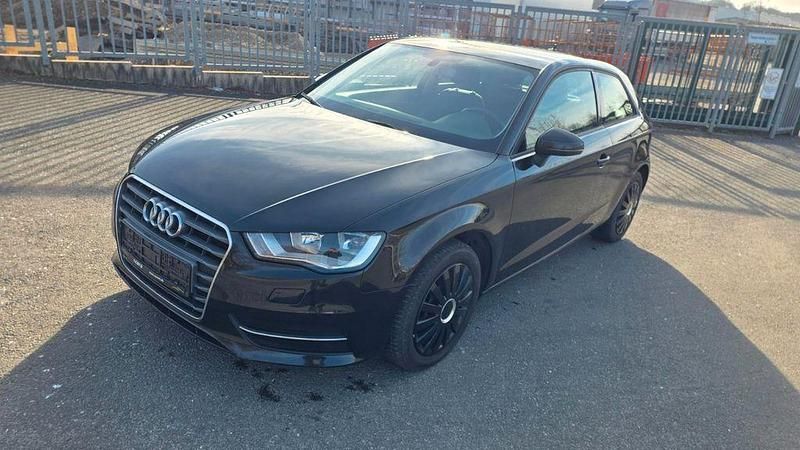 Schwarz Gebraucht 2015 Audi A3 Attraction Limousine | 9.990 € (Fairer Preis) - Bild 1/4