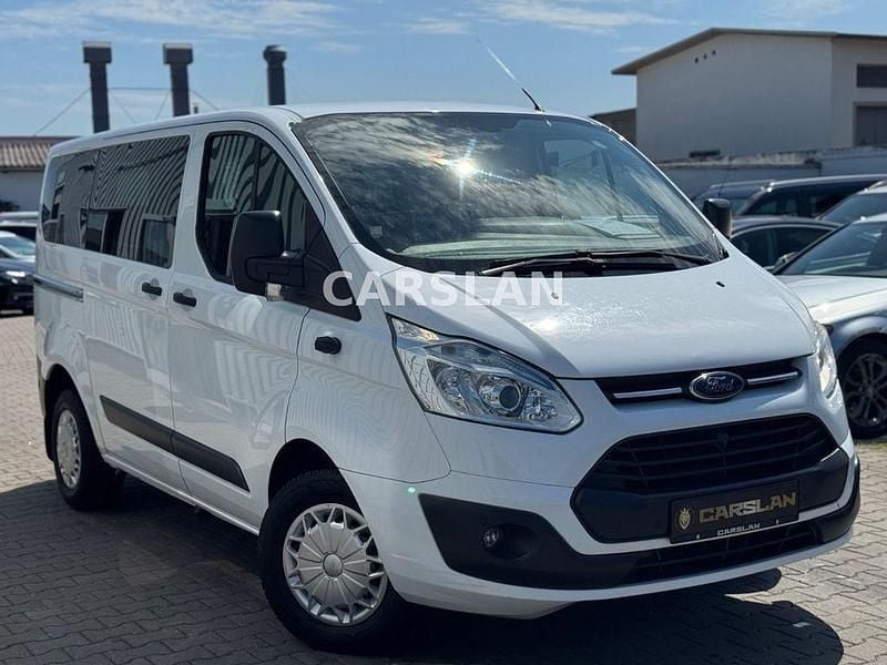Weiß Gebraucht 2016 Ford Tourneo Custom Van / Kleinbus | 16.998 € (Fairer Preis) - Bild 1/4