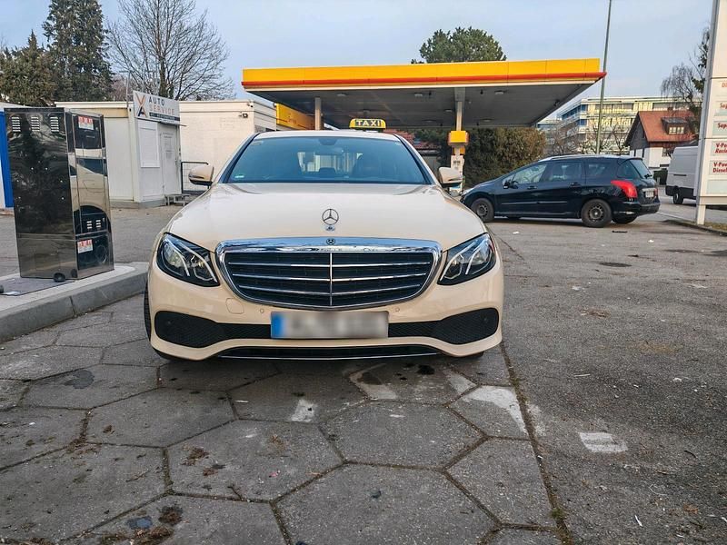 Gebraucht Mercedes E220 2020 Limousine