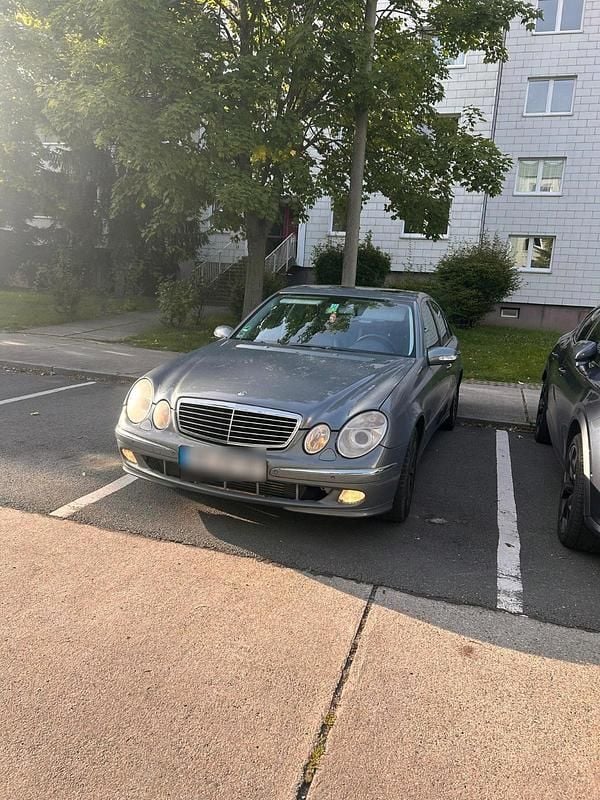 Gebraucht Mercedes E320 204 PS (150 kW) 2005 Grau Limousine