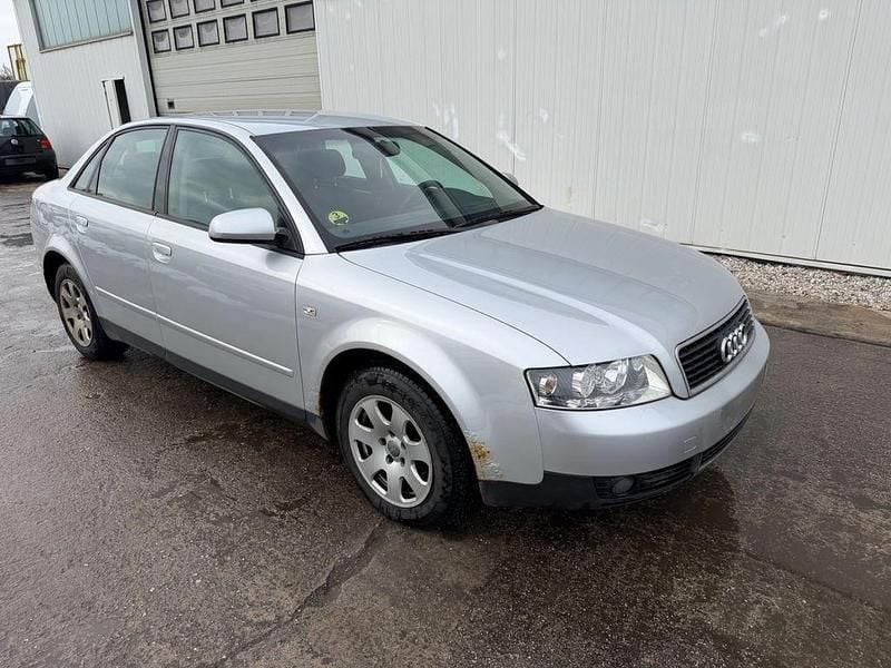 Gebraucht Audi A4 131 PS (96 kW) 2002 Silber Limousine