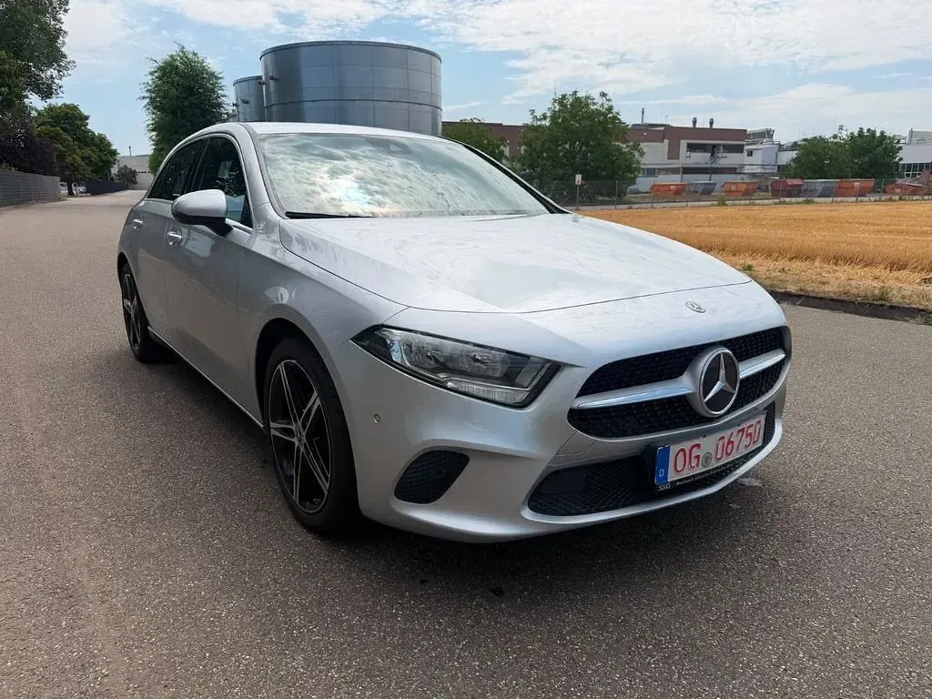 Gebraucht Mercedes A200 Progressive 163 PS (119 kW) 2020 Silber Limousine