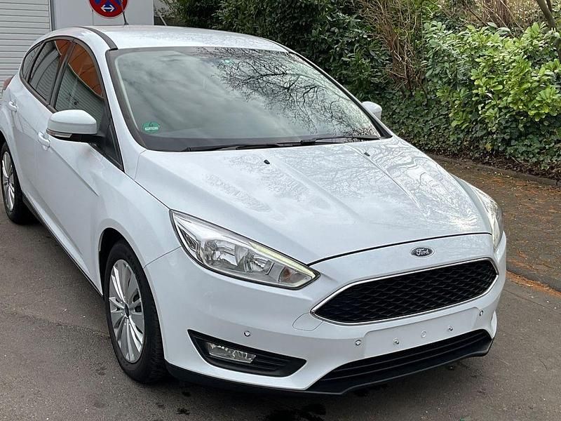 Gebraucht Ford Focus 101 PS (74 kW) 2018 Weiß Limousine