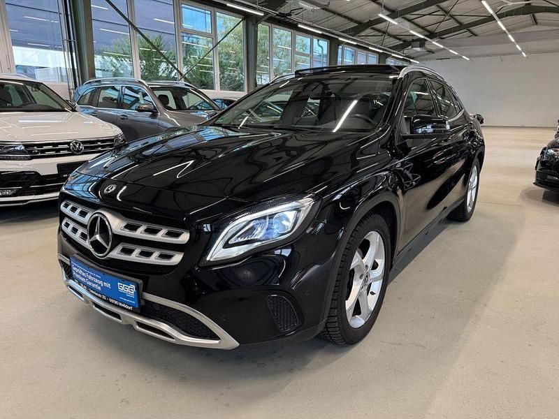 Schwarz Gebraucht 2019 Mercedes GLA180 SUV | 21.990 € (Fairer Preis) - Bild 1/4