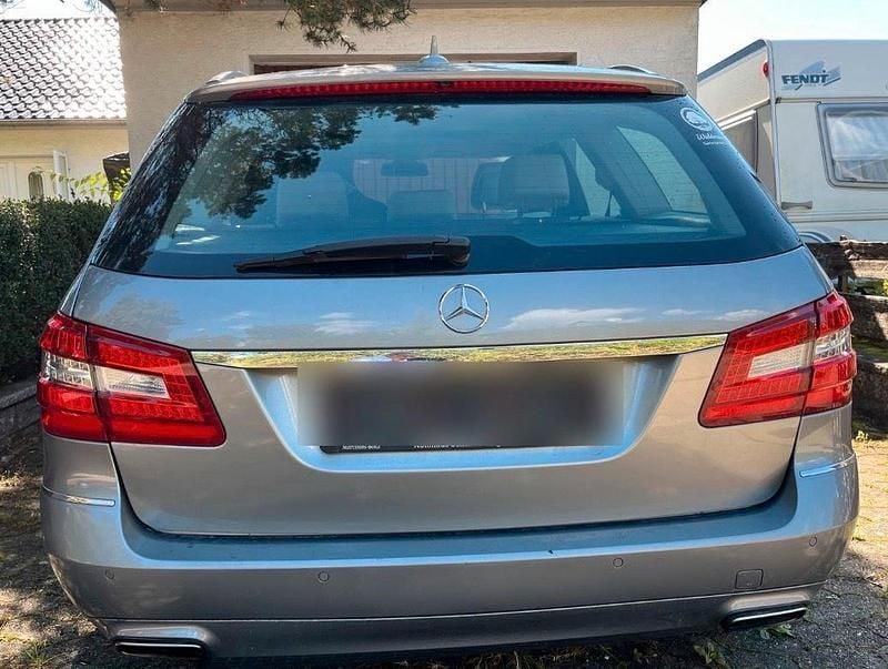 Second-hand Mercedes E200 184 CP (135 kW) 2011 Andere farben Break