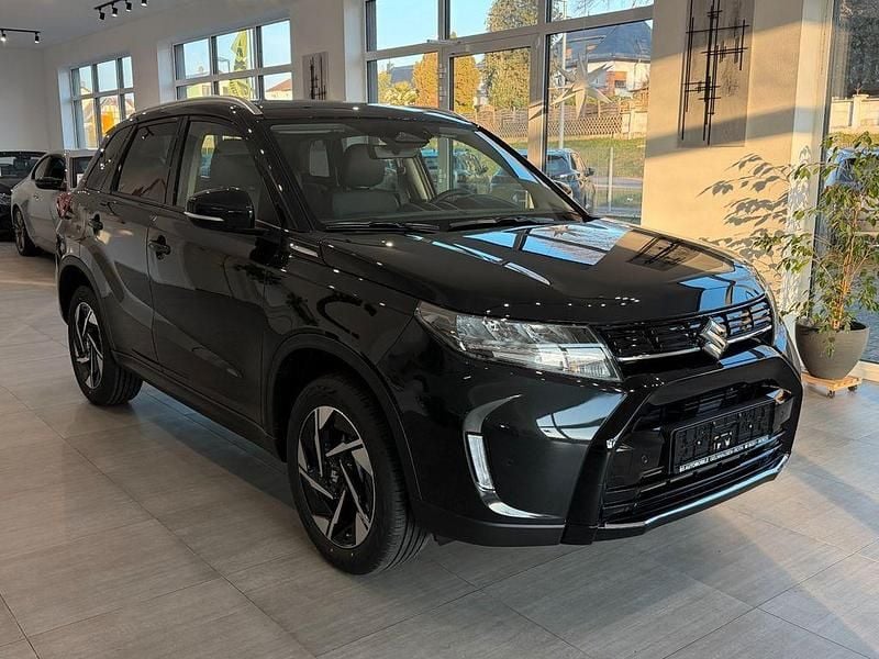 Neu Suzuki Vitara Comfort+ 110 PS (80 kW) 2026 Schwarz SUV