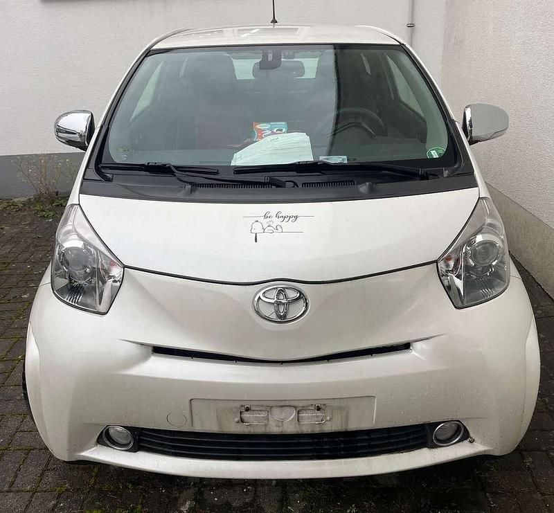 Gebraucht Toyota iQ 98 PS (72 kW) 2011 Weiß Kleinwagen