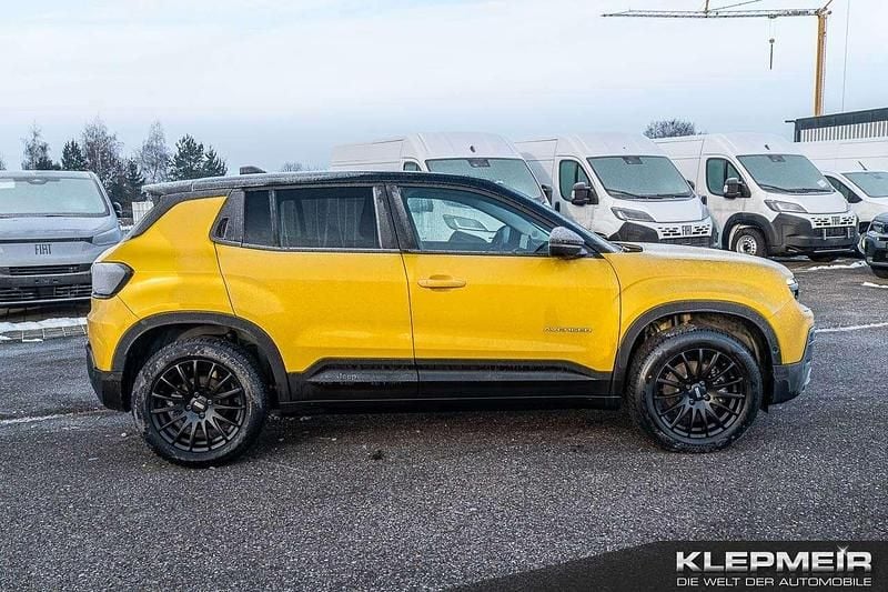 Gebraucht Jeep Avenger 114 kW (156 PS) 2023 Yellow mit dach in volcano bla SUV