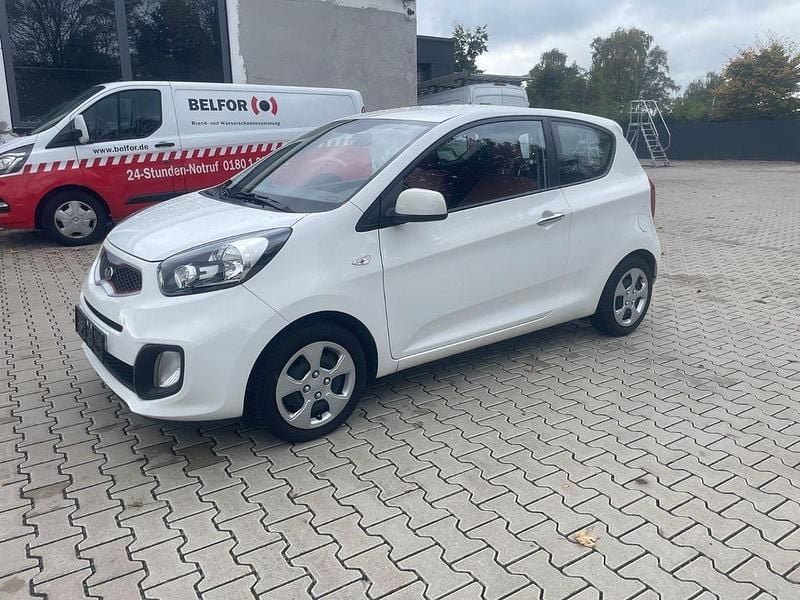 Weiß Gebraucht 2014 Kia Picanto FIFA World Cup Edition Kleinwagen | 4.450 € (Superpreis) - Bild 1/4