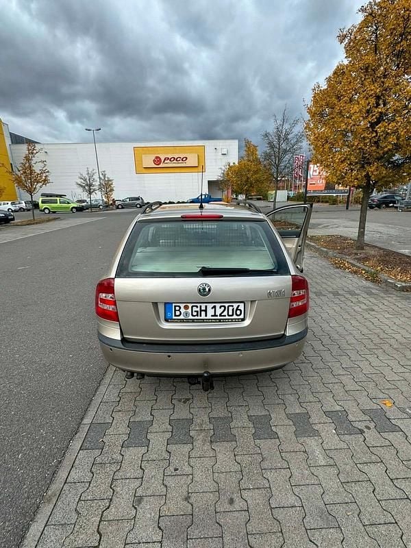 Gebraucht Skoda Octavia 140 PS (102 kW) 2007 Gold Limousine