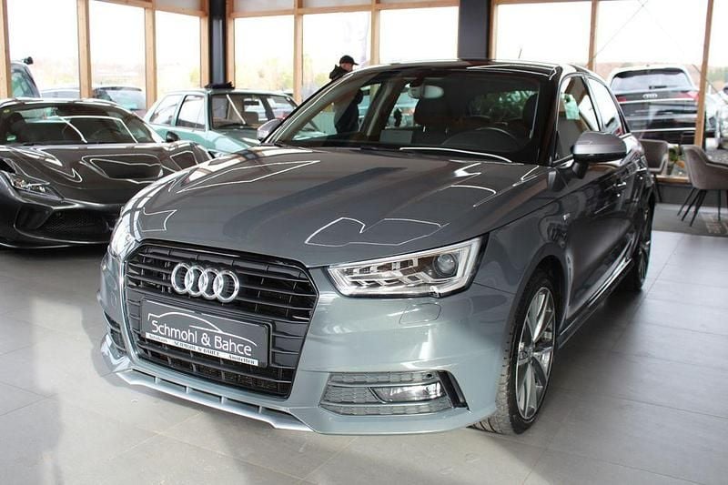 Grau Gebraucht 2018 Audi A1 Sportback S-Line Kleinwagen | 16.990 € (Fairer Preis) - Bild 1/4