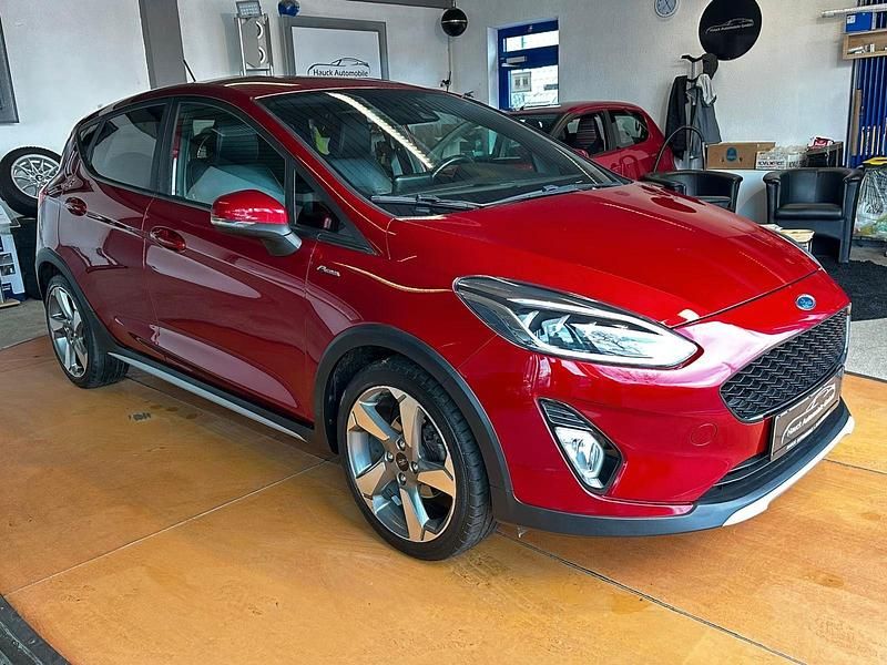 Gebraucht Ford Fiesta Active 140 PS (102 kW) 2018 Rot Limousine
