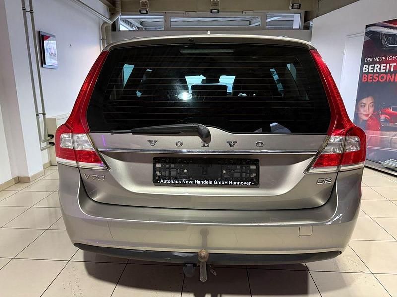 Gebraucht Volvo V70 Kinetic 114 PS (83 kW) 2013 Silber Kombi