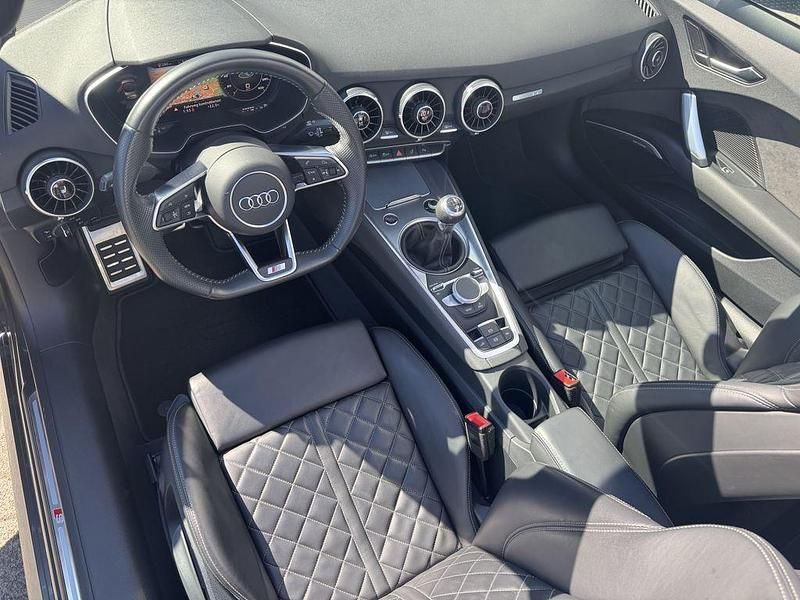 Gebraucht Audi TT S-Line 245 PS (180 kW) 2019 Grau Cabrio