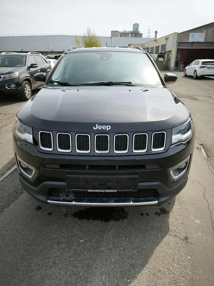 Gebraucht Jeep Compass 140 PS (102 kW) 2018 Schwarz SUV