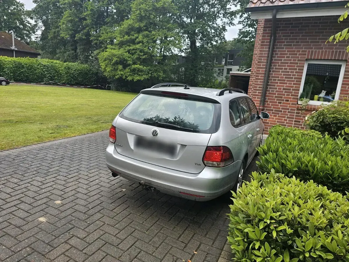 Gebraucht VW Golf VI 105 PS (77 kW) 2010 Grau Kleinwagen