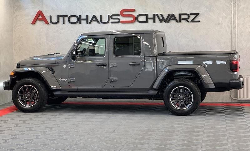Gebraucht Jeep Gladiator Overland 264 PS (194 kW) 2022 Stinggray clear coat Abholung