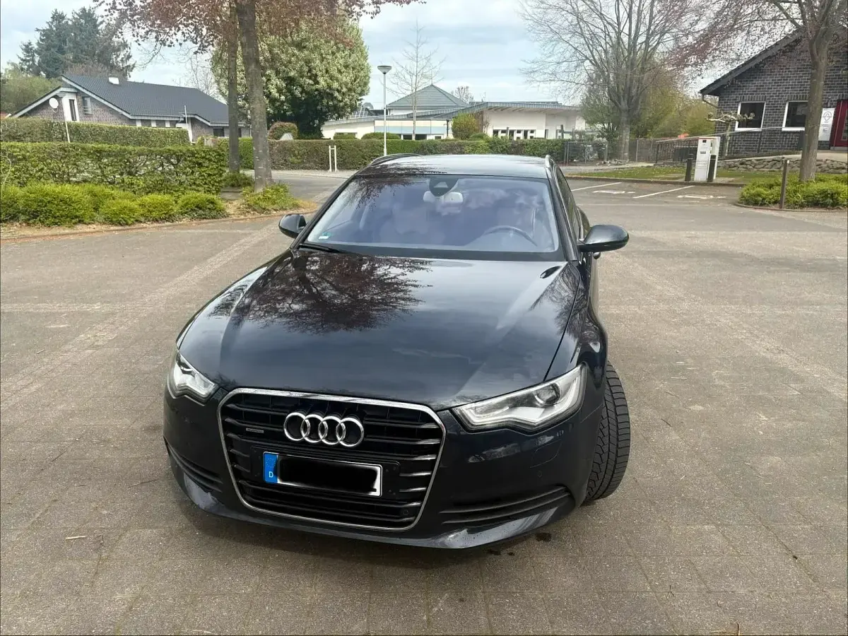 Gebraucht Audi A6 204 PS (150 kW) 2012 Blau Kombi