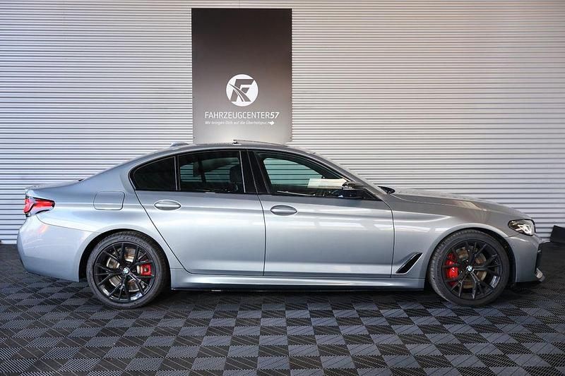 Gebraucht BMW M550 Performance 530 PS (389 kW) 2023 Grau Limousine