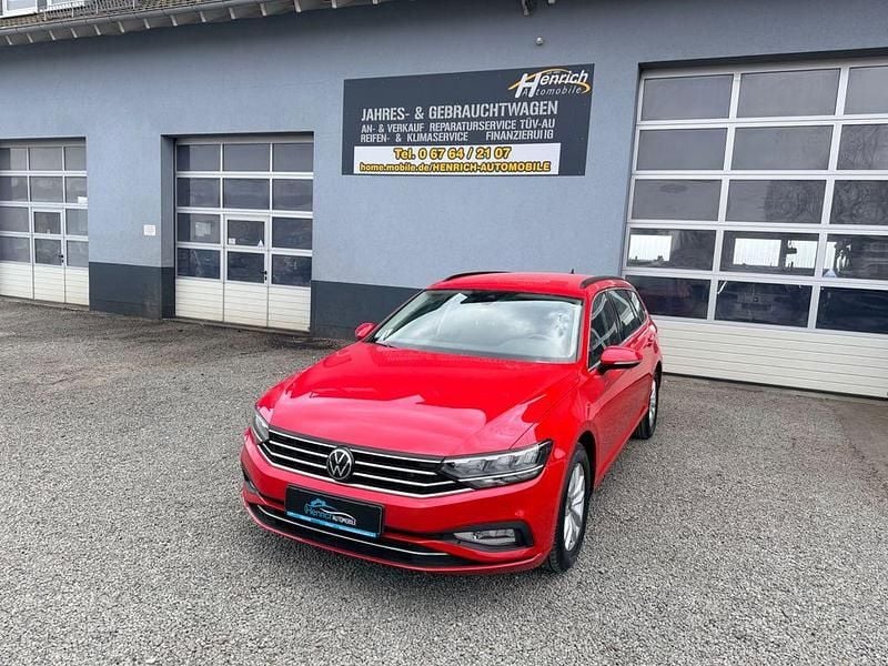 Gebraucht VW Passat Business 122 PS (89 kW) 2023 Rot Kombi