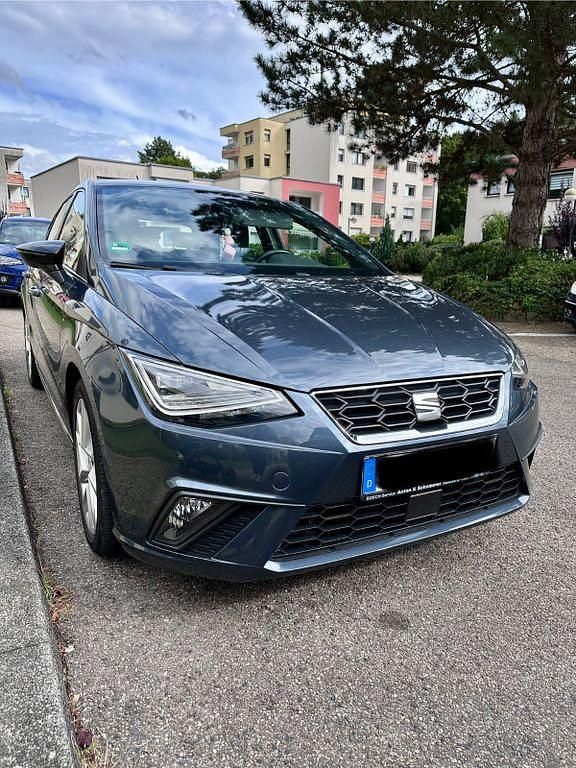 Blau Gebraucht 2022 Seat Ibiza Black Edition Limousine | 15.600 € (Fairer Preis) - Bild 1/4