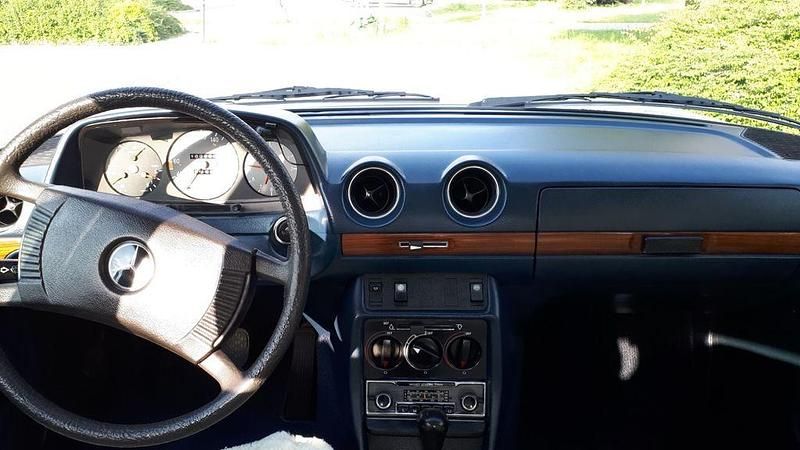 Gebraucht Mercedes E280 177 PS (130 kW) 1976 Weiß Limousine