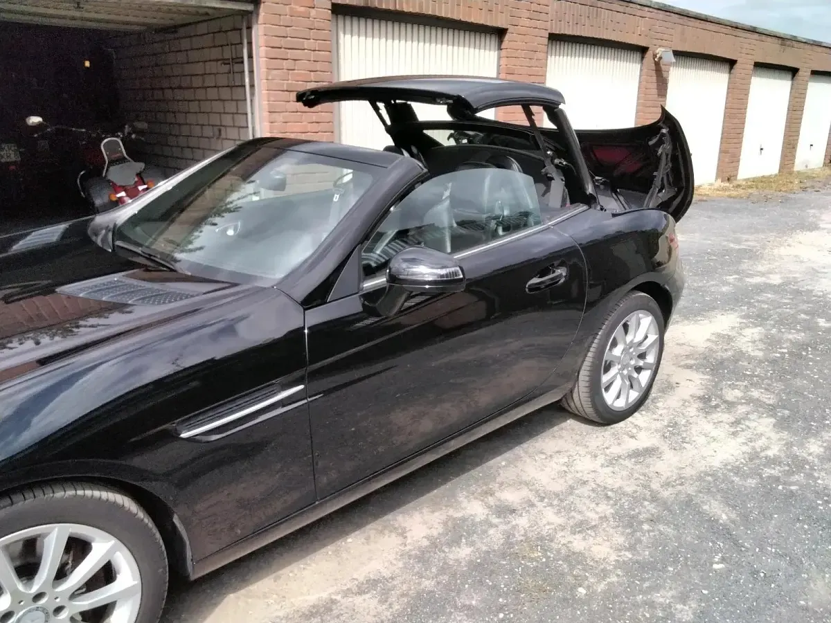 Gebraucht Mercedes SLK250 204 PS (150 kW) 2011 Schwarz Cabrio