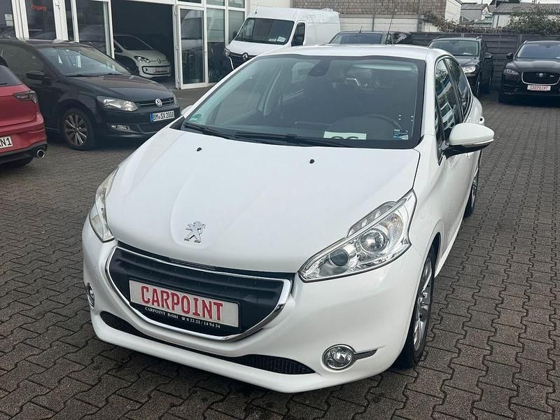 Weiß Gebraucht 2014 Peugeot 208 Allure Kleinwagen | 9.450 € (Teuer) - Bild 1/4