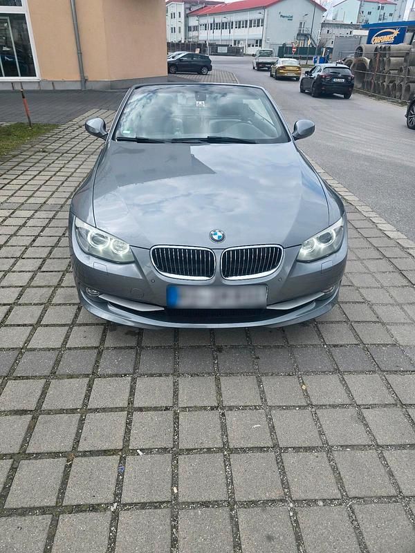 Gebraucht BMW 330 Cabriolet 245 PS (180 kW) 2012 Silber Cabrio