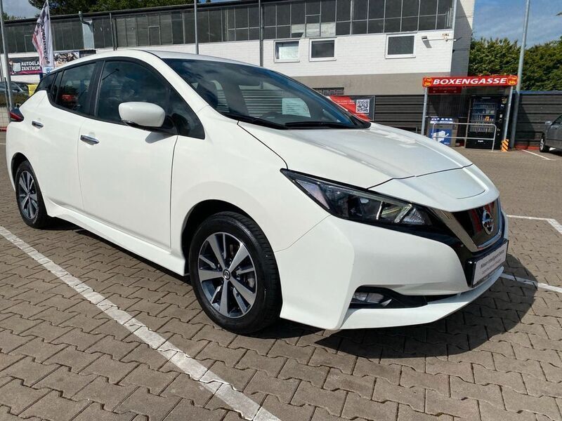 Weiß Gebraucht 2021 Nissan Leaf Acenta Kleinwagen | 14.290 € (Fairer Preis) - Bild 1/4