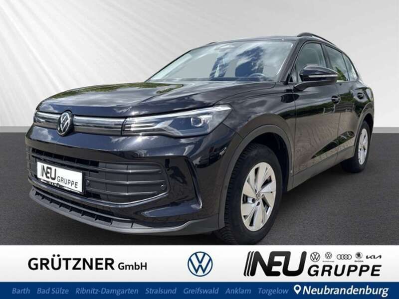 Schwarz Gebraucht 2024 VW Tiguan Basis SUV | 36.490 € (Teuer) - Bild 1/4