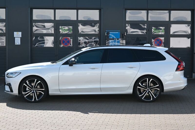 Gebraucht Volvo V90 Plus 197 PS (144 kW) 2023 Crystal white / metallic Kombi