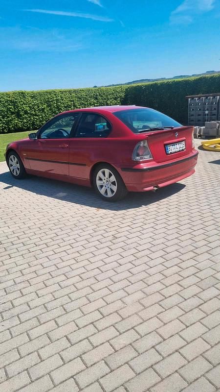 Rot Gebraucht 2002 BMW 316 Compact Kleinwagen | 1.300 € (Guter Preis) - Bild 1/4