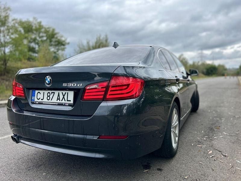 Gebraucht BMW 530 245 PS (180 kW) 2011 Grau Limousine