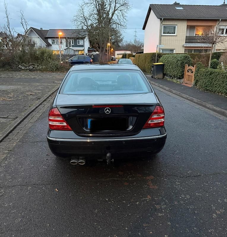 Gebraucht Mercedes C320 Sport Edition 224 PS (164 kW) 2006 Schwarz Limousine