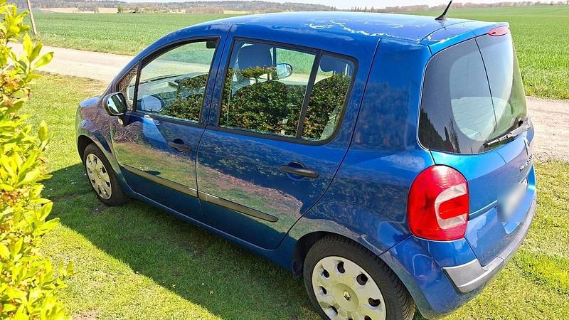 Second-hand Renault Modus 75 CP (55 kW) 2008 Albastru Monovolum