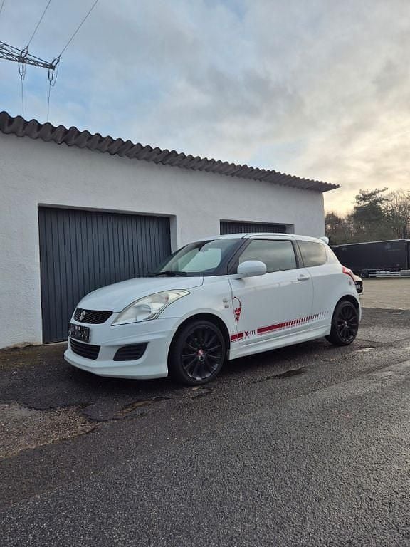 Gebraucht Suzuki Swift 94 PS (69 kW) 2013 Weiß Kleinwagen