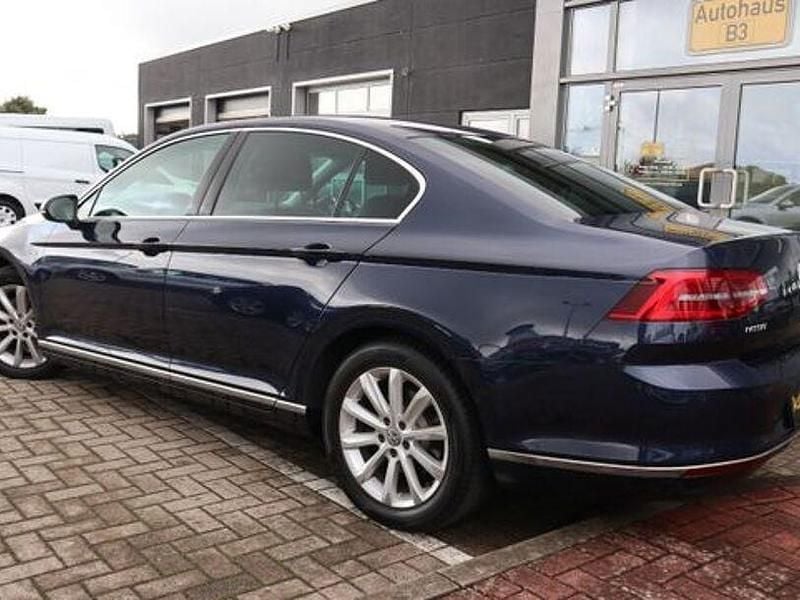 Gebraucht VW Passat Highline 150 PS (110 kW) 2016 Blau Limousine