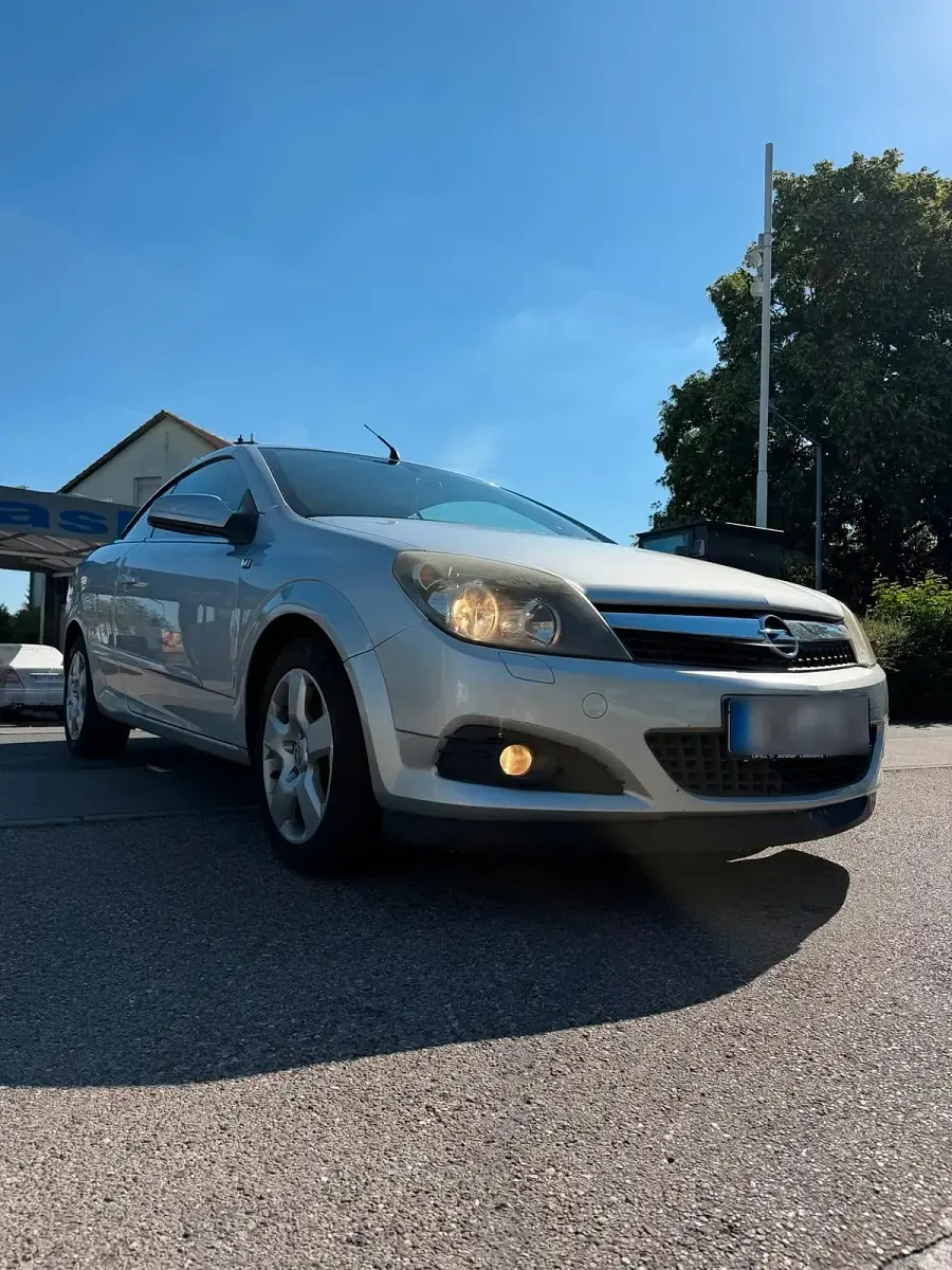 Gebraucht Opel Astra 140 PS (102 kW) 2006 Silber Cabrio